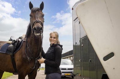 Hippisch-paard-vrouw