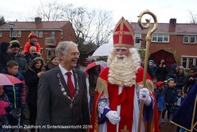 Sinterklaas komt aan in Zuidhorn - Nieuws - in