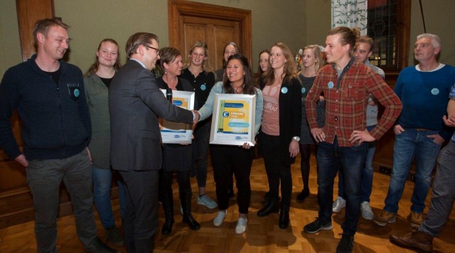 Swgz - spelweek zuidhorn wint provinciale vrijwilligersprijs groningen 2016 - 09 foto- rene keijzer