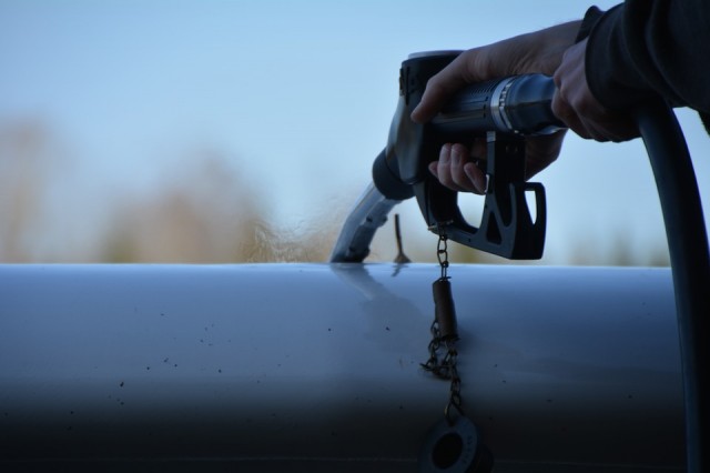 Geen benzine maar uit de pomp bij tankstation - Nieuws - in Zuidhorn