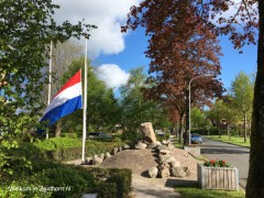 4 mei vlag halfstok