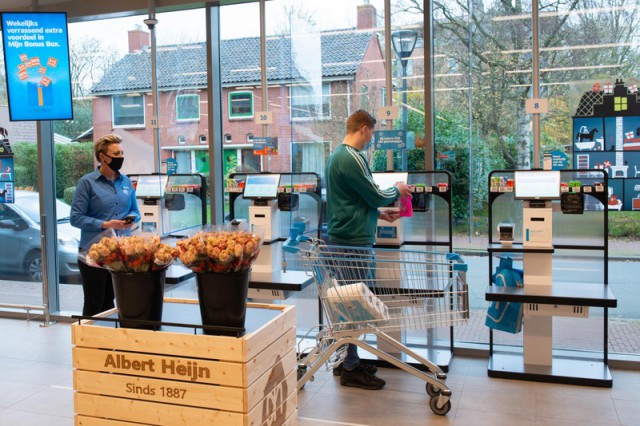 Meer zelfscankassas bij vernieuwde albert heijn zuidhorn. foto - albert heijn yasmin hargreaves