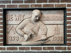 De wit kornhorn