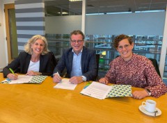 Ondertekening intentieovereenkomst kinderopvang tussen de gasten