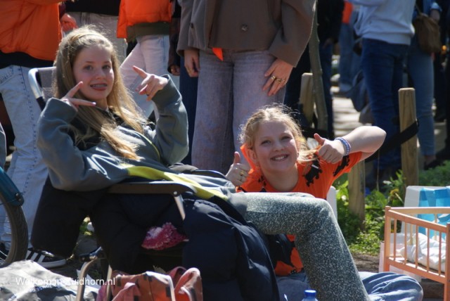 Zuidhorn schittert weer met Oranjemarkt