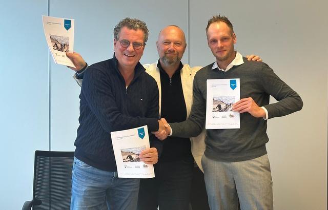Wethouder hans haze, ton schroor (wold waard), duncan de boer (huurdersplatform westerkwartier)