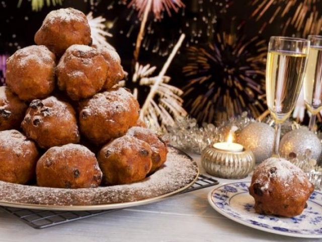 Plaatje oliebollen prikbord welkom in zuidhorn