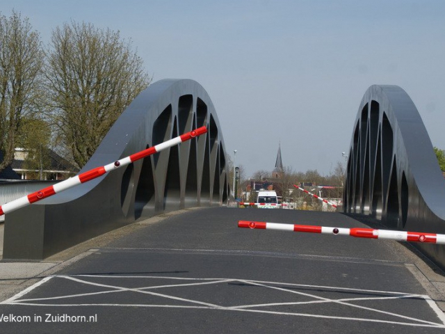 Brug zuidhorn noordhorn